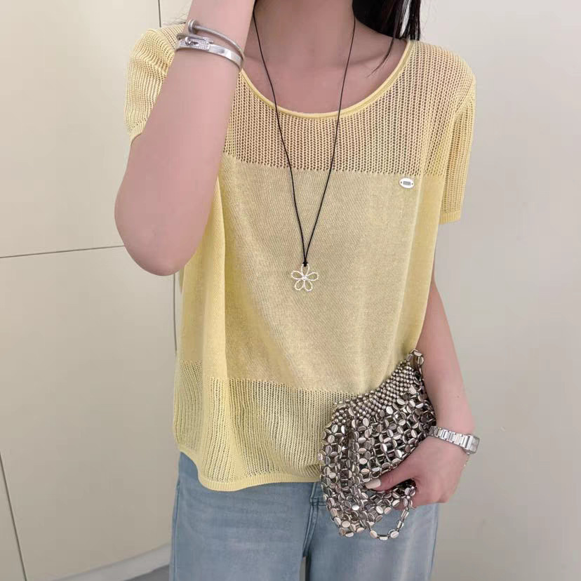 Fashionable women's sweaters 17