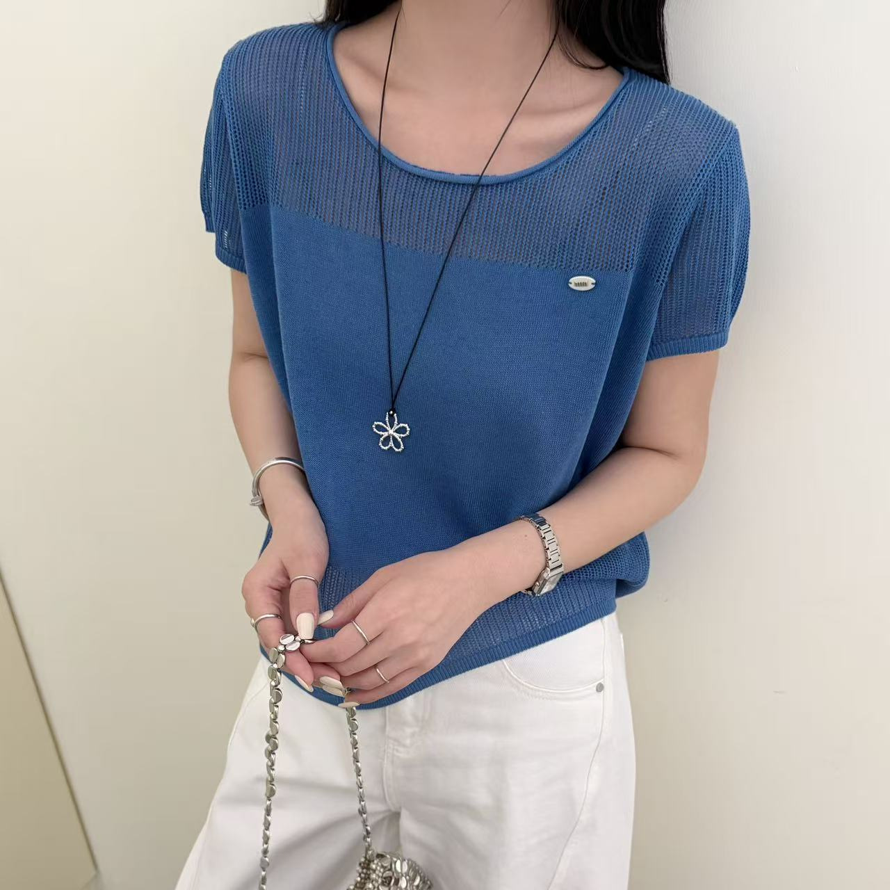 Fashionable women's sweaters 17 02