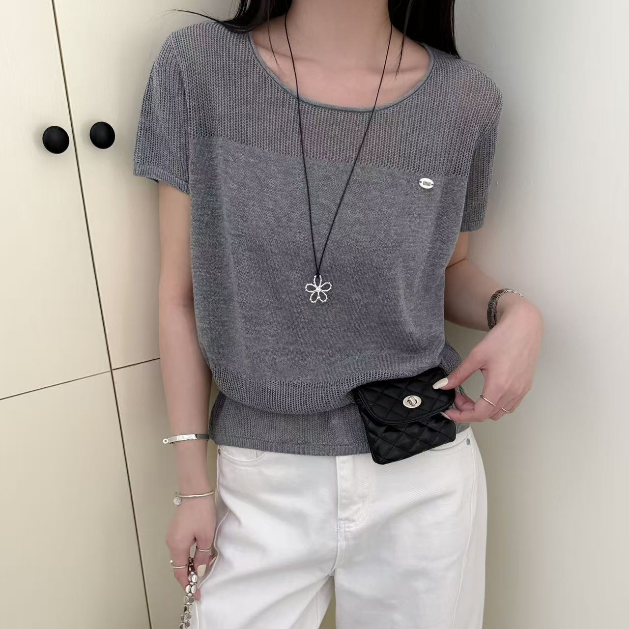 Fashionable women's sweaters 17