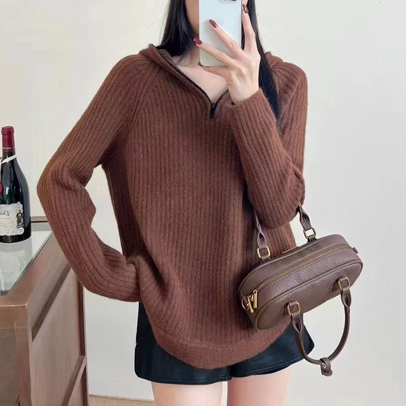 loose long-sleeved sweater 10