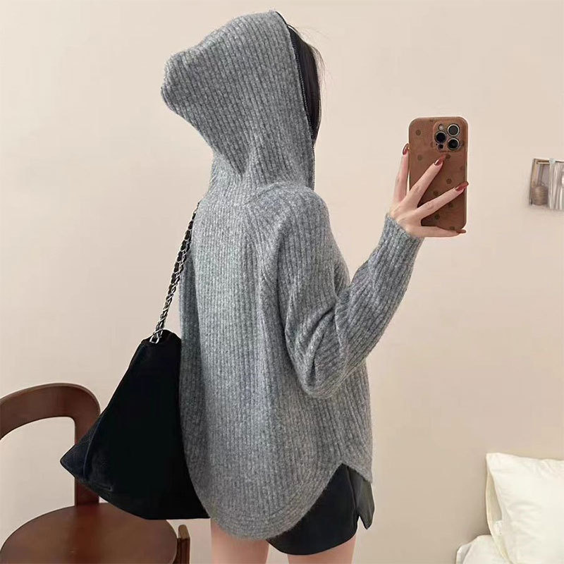loose long-sleeved sweater 10